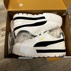 PUMA mayze sneakers